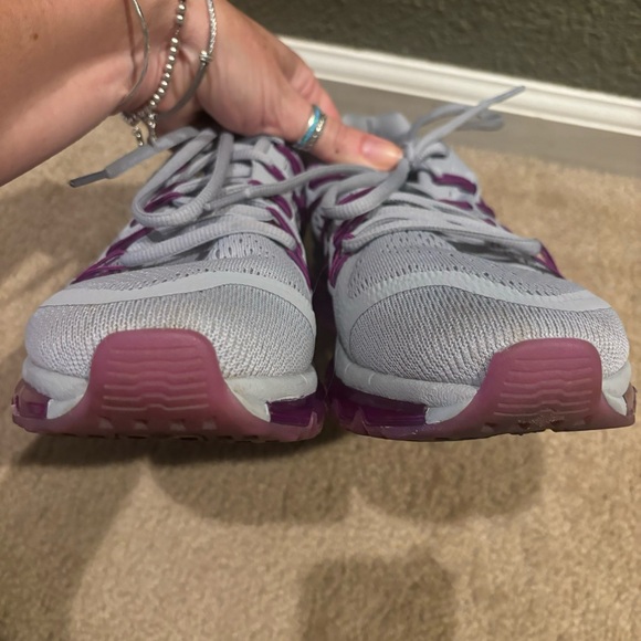 Nike Women's Air Max 2015 Shoes in Gray & Purple EUC - Picture 4 of 10